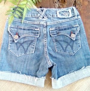 💰SALE! Wörn brand cut-off denim jean shorts